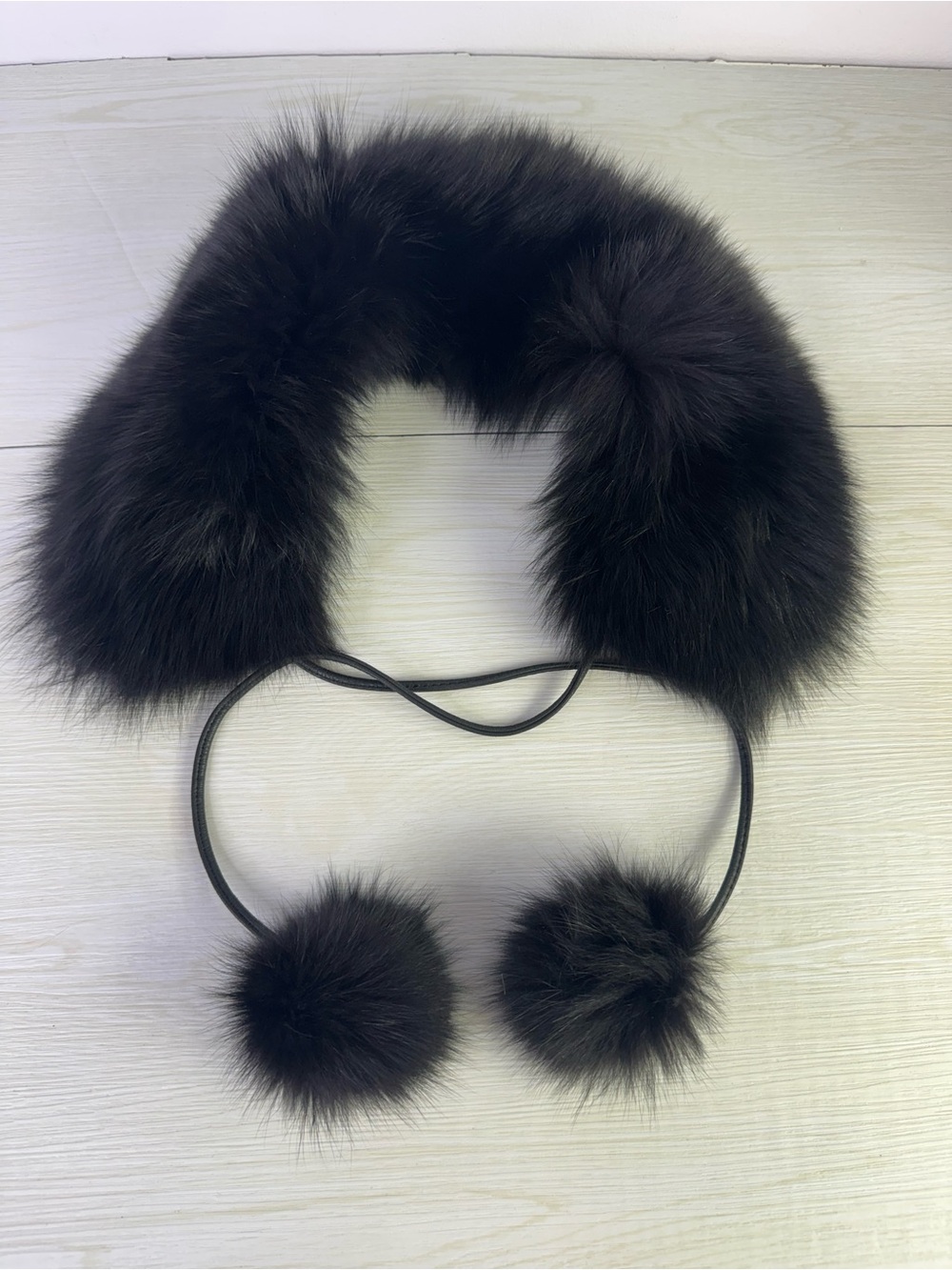Lord & Taylor 100% Fox Fur Scarf Collar | black | Pom Pom Ties | excellent